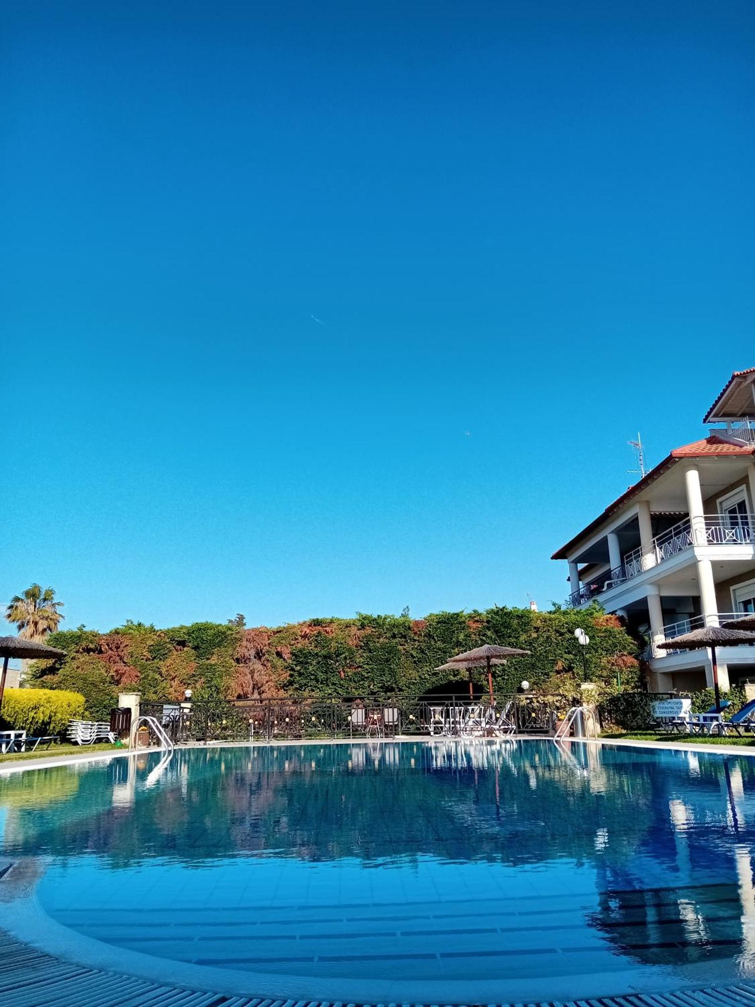 Golden Residence Family Resort Pefkochori Exterior photo