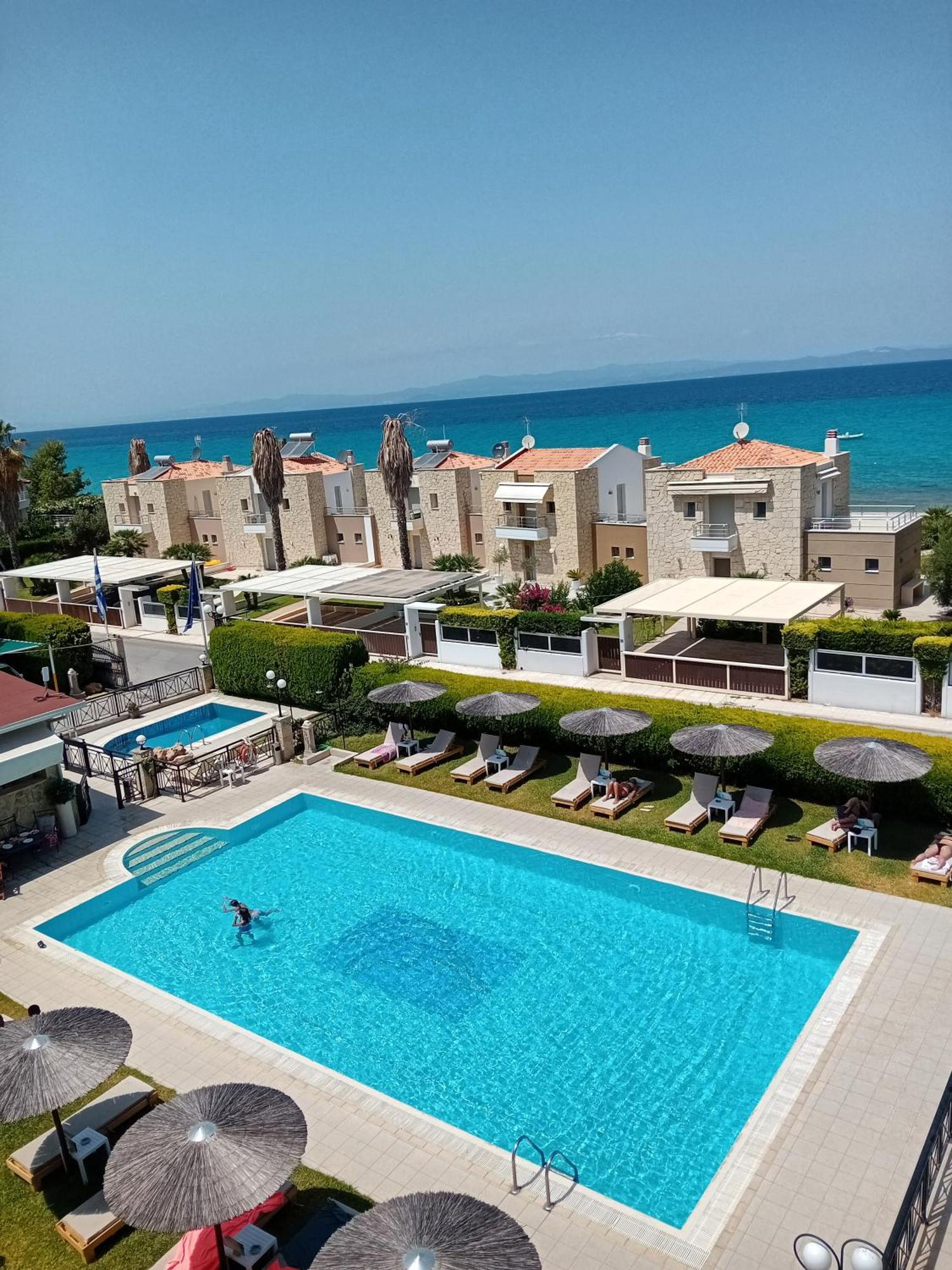 Golden Residence Family Resort Pefkochori Exterior photo